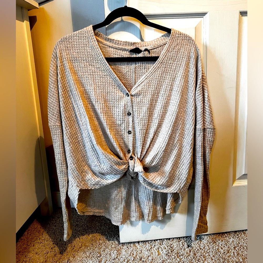 NWOT Urban Outfitters Waffle Top. Button up, tie waist. Tan, size small.
